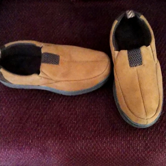 Dearfoams Men's Size 7-8 Slippers - Picture 2 of 8